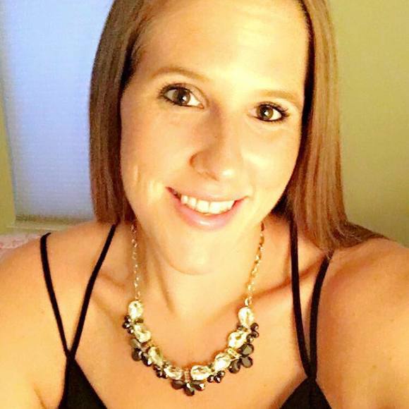 Meet your Posher, Amanda - Picture 1 of 1